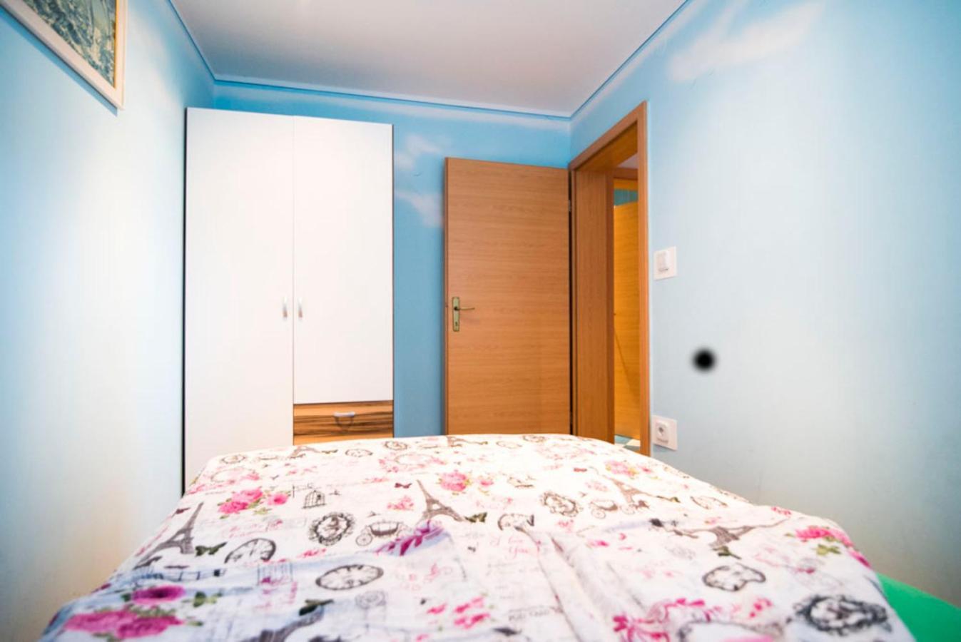 Guesthouse Prenocisca Sirec 프루이 외부 사진
