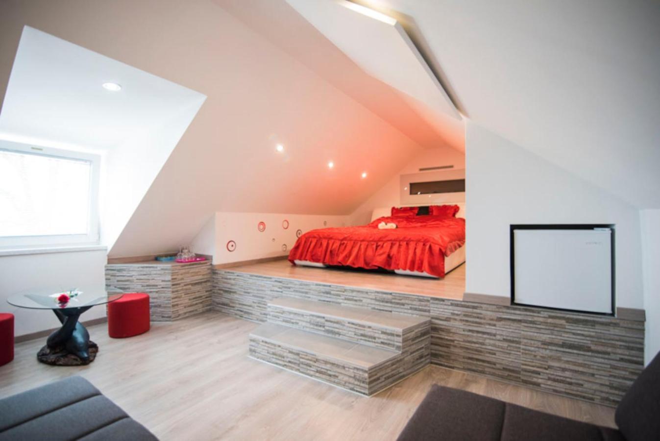 Guesthouse Prenocisca Sirec 프루이 외부 사진