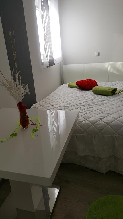 Guesthouse Prenocisca Sirec 프루이 외부 사진